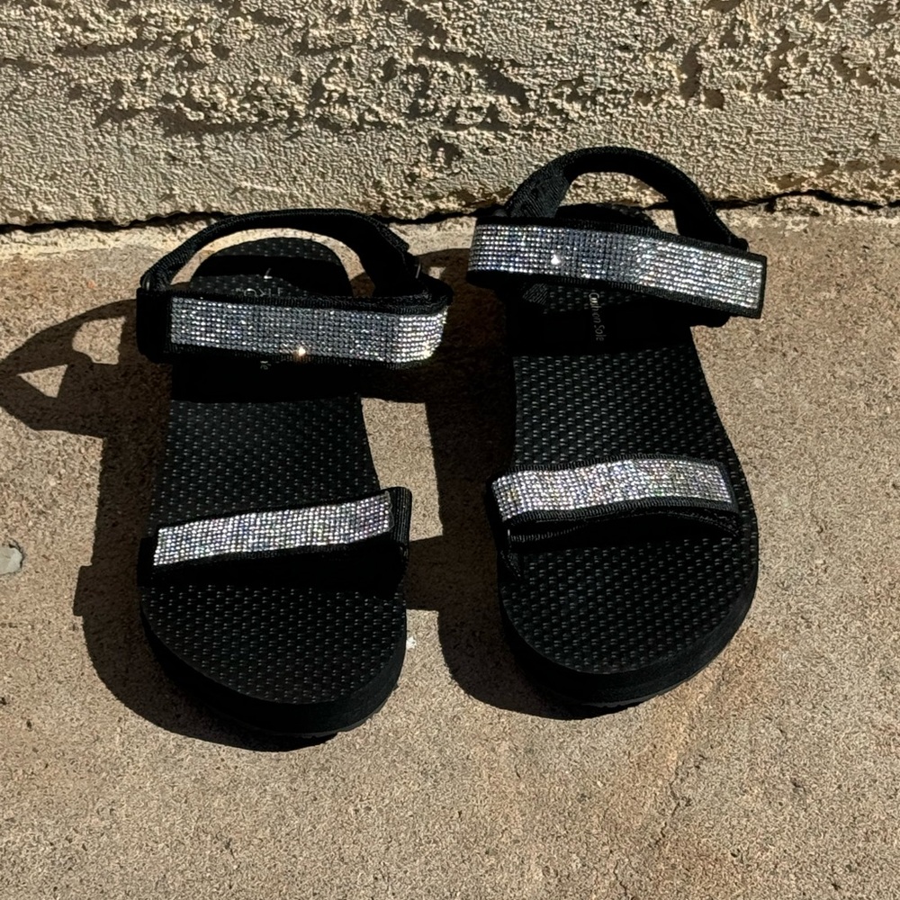 Women’s Bling Strap Sandals - Picture 2 of 3